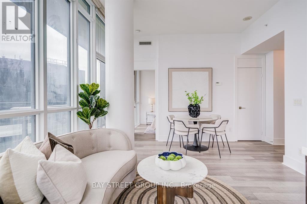 2608 - 32 Davenport Road, Toronto, Ontario  M5R 0B5 - Photo 3 - C12588868