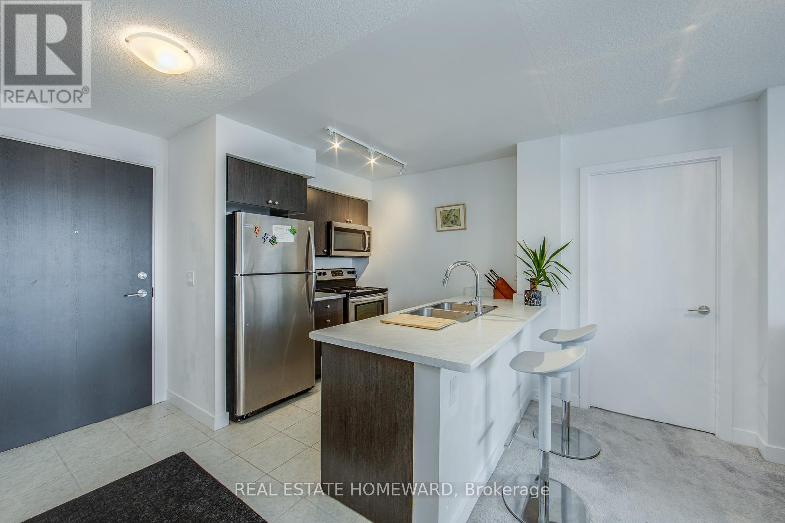 8 Trent Avenue, Toronto, Ontario M4C 0A6 - Photo 10 - E12588866