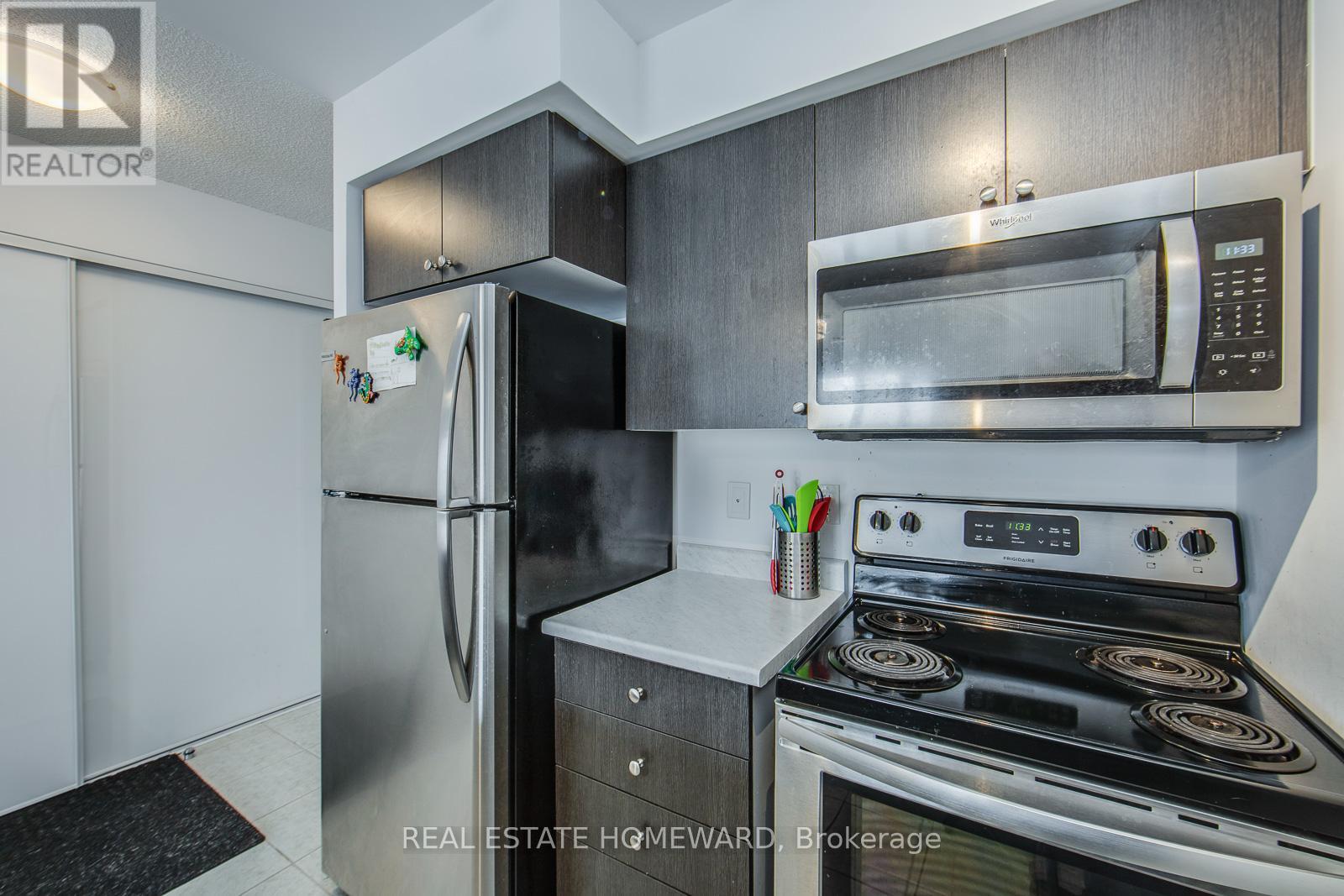 8 Trent Avenue, Toronto, Ontario M4C 0A6 - Photo 15 - E12588866