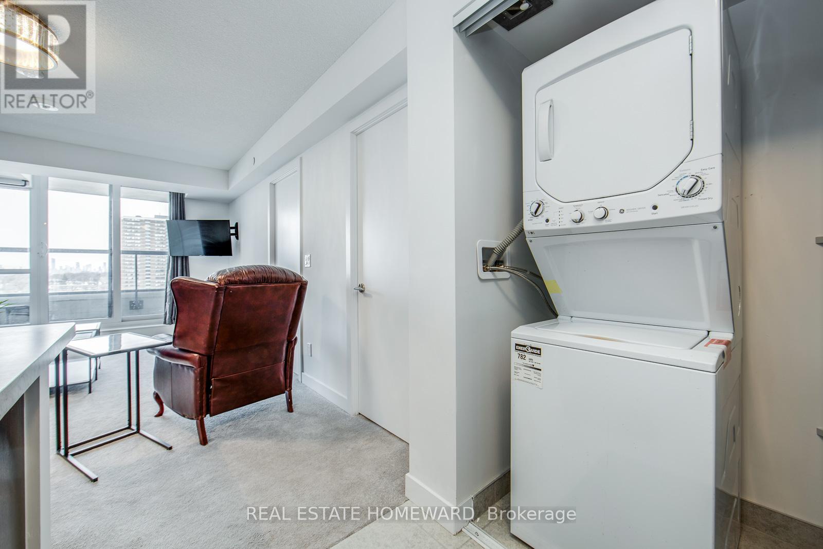 8 Trent Avenue, Toronto, Ontario M4C 0A6 - Photo 28 - E12588866