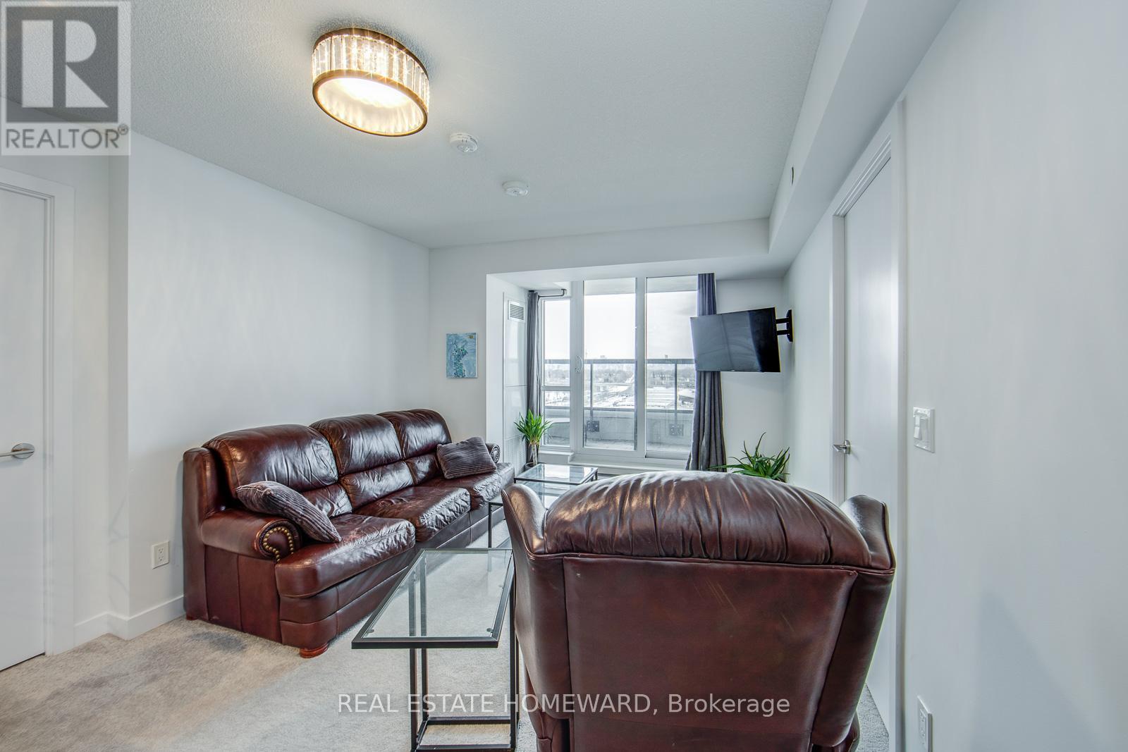 8 Trent Avenue, Toronto, Ontario M4C 0A6 - Photo 4 - E12588866