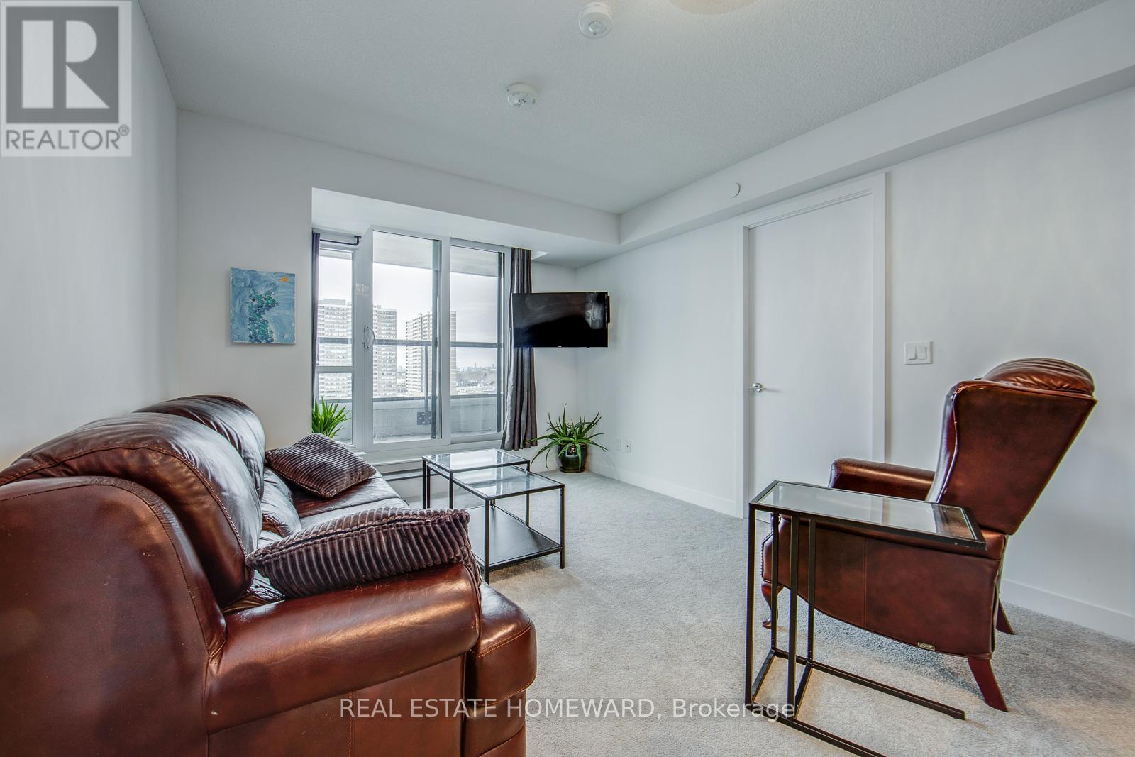 8 Trent Avenue, Toronto, Ontario M4C 0A6 - Photo 5 - E12588866