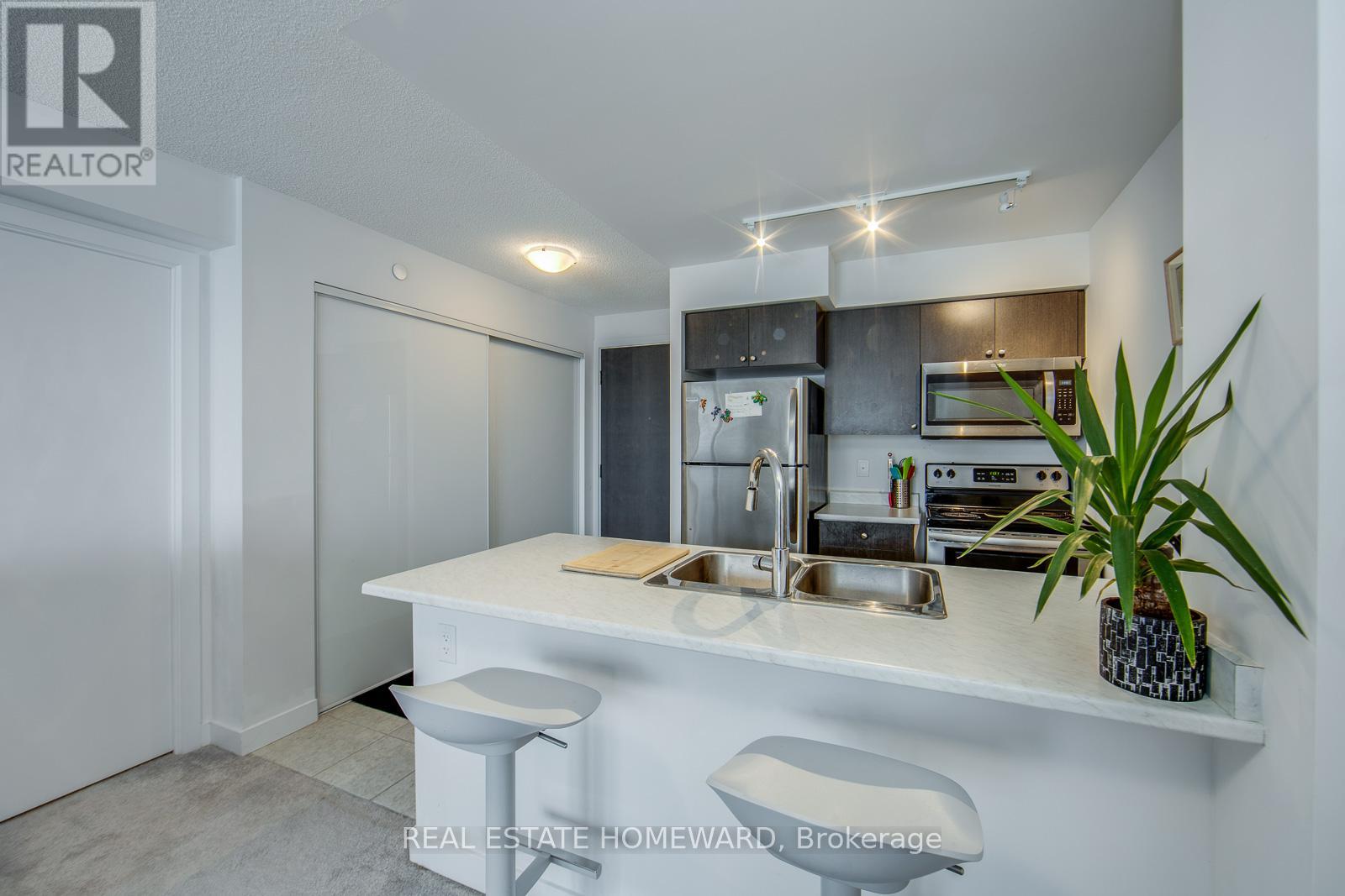 8 Trent Avenue, Toronto, Ontario M4C 0A6 - Photo 9 - E12588866