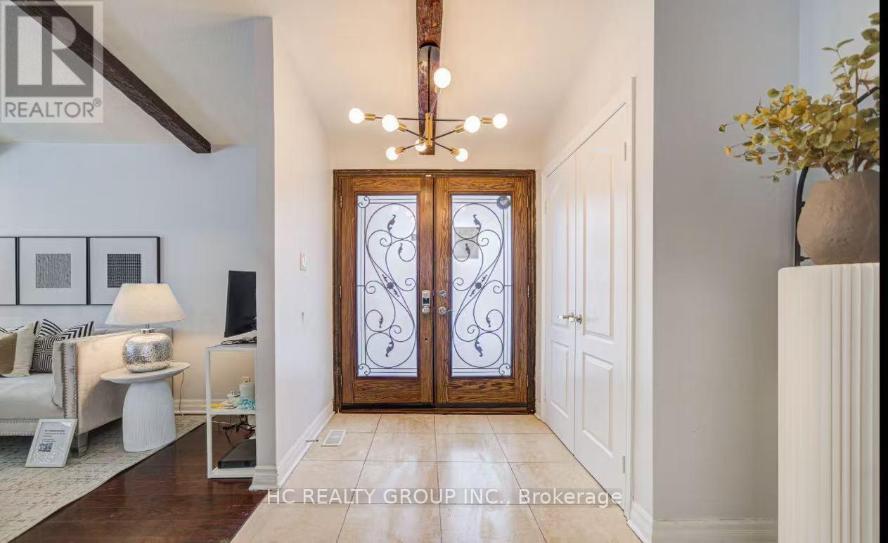 61 KINGSLAKE ROAD, Toronto, Ontario