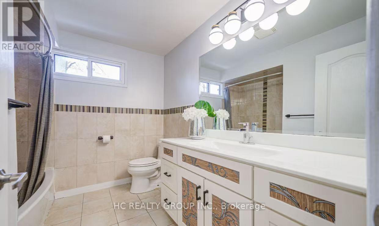 61 Kingslake Road, Toronto, Ontario M2J 3E4 - Photo 8 - C12588888