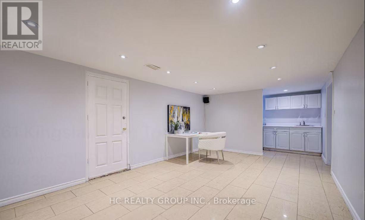 61 Kingslake Road, Toronto, Ontario M2J 3E4 - Photo 9 - C12588888