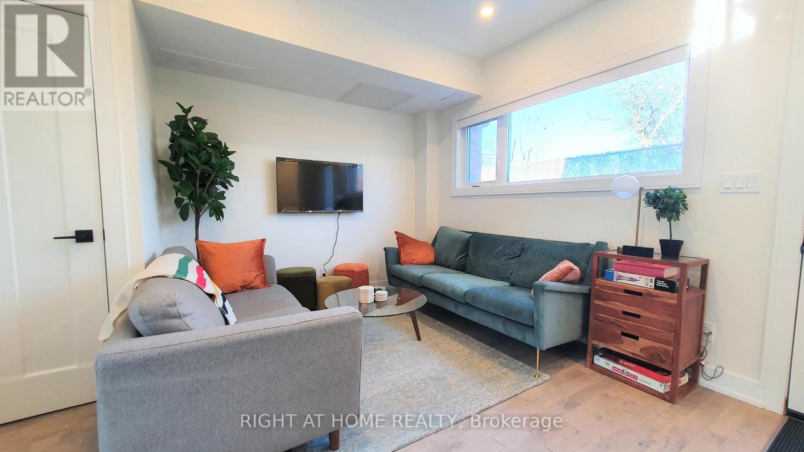 5 - 106 Lappin Avenue, Toronto, Ontario  M6H 1Y4 - Photo 4 - W12588478