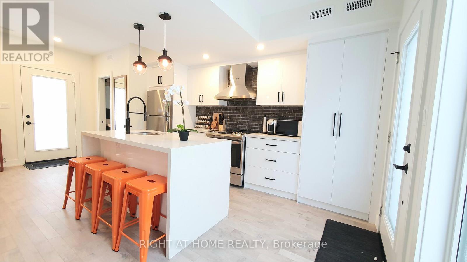 5 - 106 Lappin Avenue, Toronto, Ontario  M6H 1Y4 - Photo 2 - W12588478