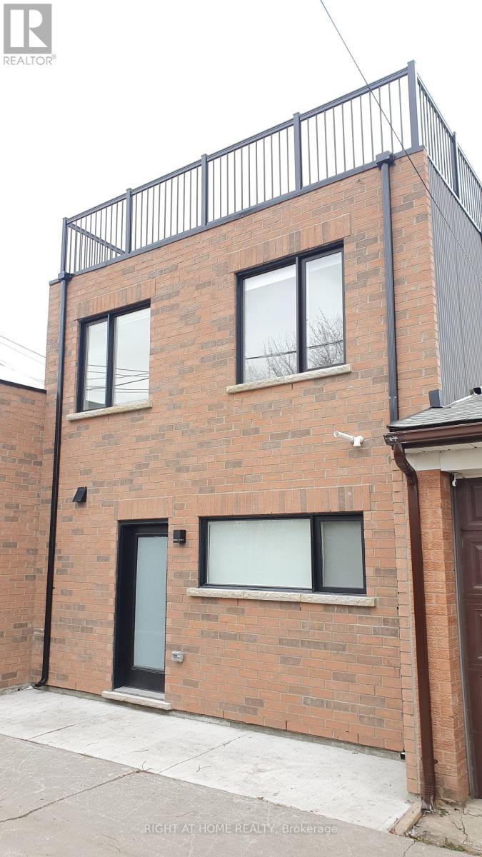 5 - 106 Lappin Avenue, Toronto, Ontario M6H 1Y4 - Photo 13 - W12588478