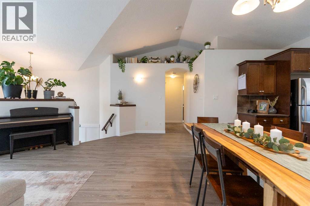 148 Coalbanks Boulevard W, Lethbridge, Alberta  T1J 3Y9 - Photo 9 - A2273289