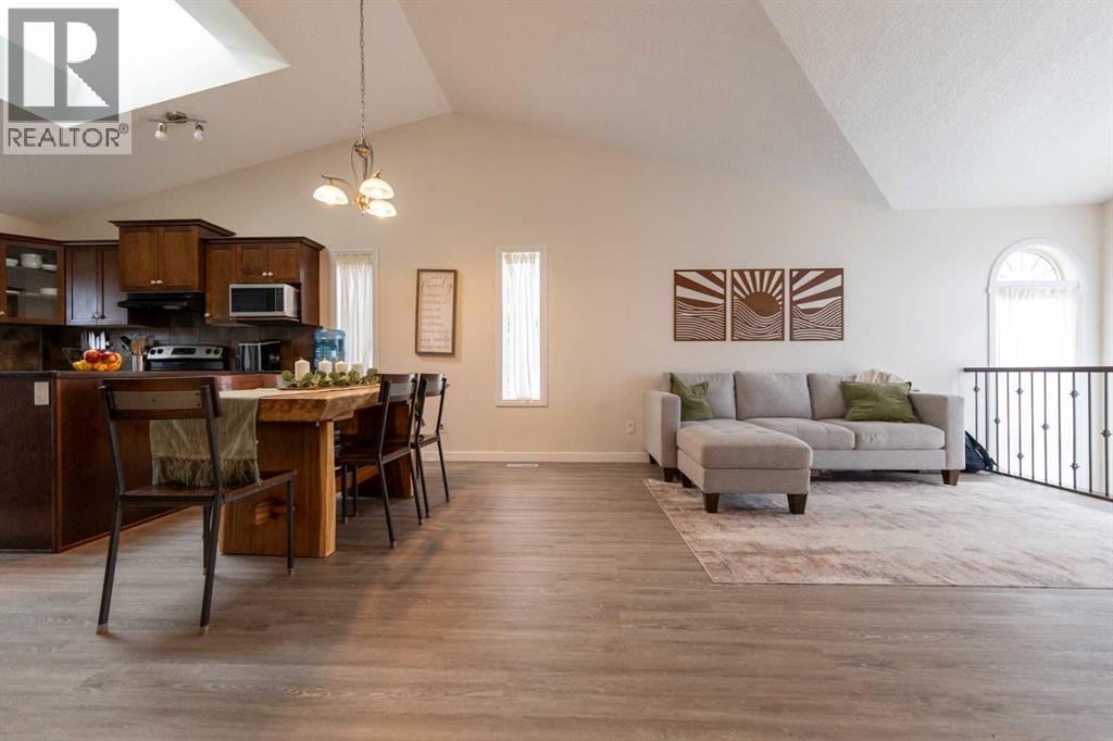 148 Coalbanks Boulevard W, Lethbridge, Alberta  T1J 3Y9 - Photo 6 - A2273289