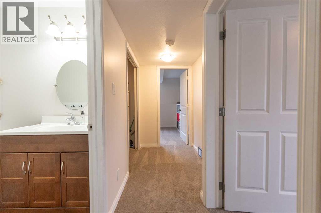 148 Coalbanks Boulevard W, Lethbridge, Alberta  T1J 3Y9 - Photo 30 - A2273289