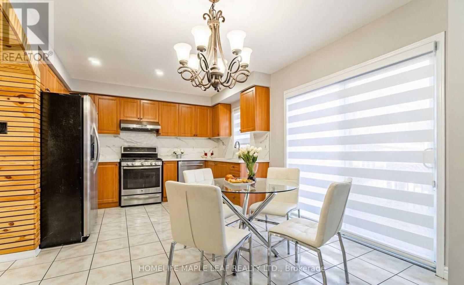 343 Edenbrook Hill Drive, Brampton (Fletcher's Meadow), Ontario  L7A 2L3 - Photo 3 - W12588882