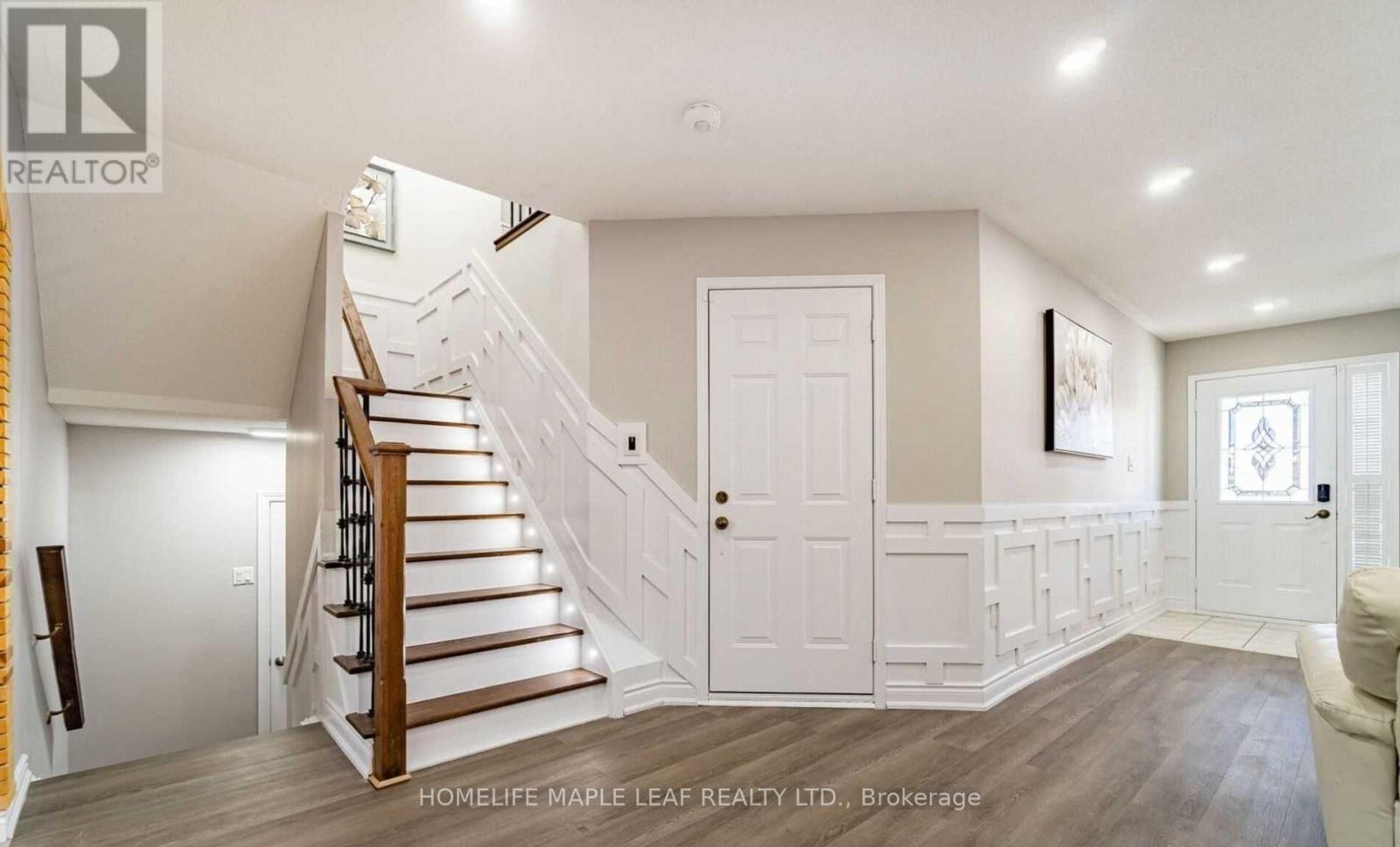 343 Edenbrook Hill Drive, Brampton (Fletcher's Meadow), Ontario  L7A 2L3 - Photo 4 - W12588882