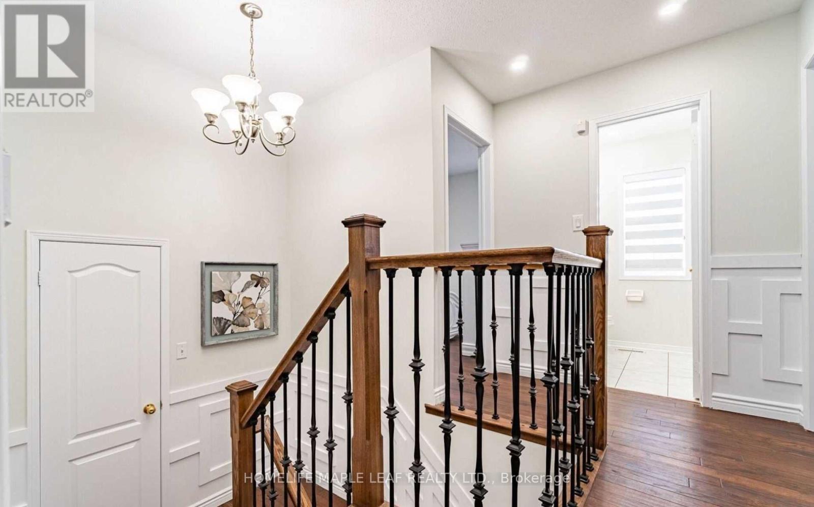 343 Edenbrook Hill Drive, Brampton (Fletcher's Meadow), Ontario  L7A 2L3 - Photo 5 - W12588882