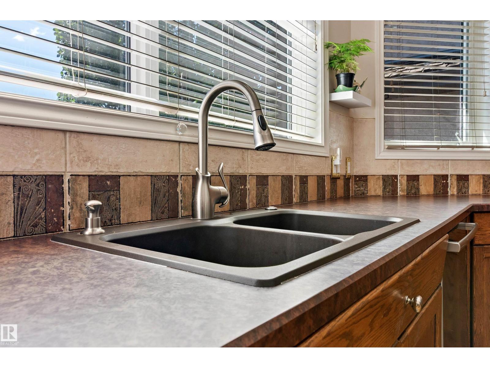 617 Dalhousie Cr Nw, Edmonton, Alberta  T6M 2T4 - Photo 10 - E4467046