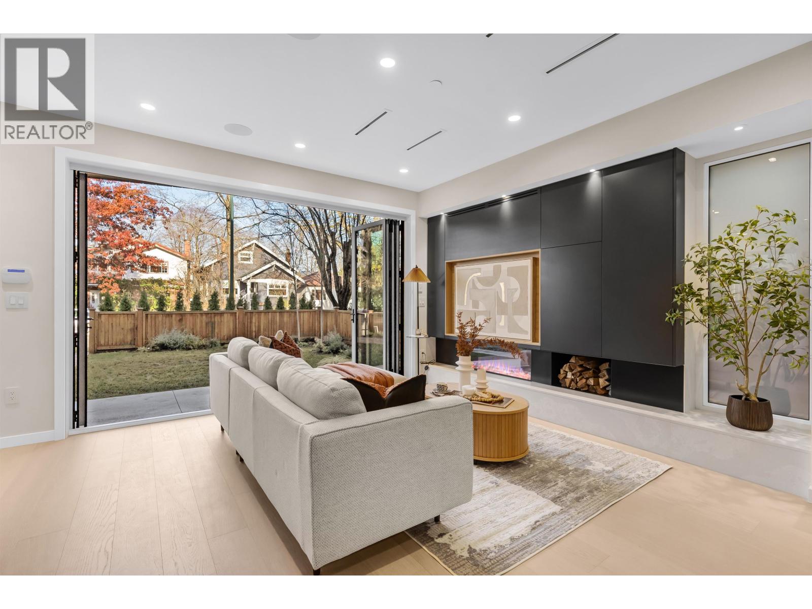 2 2764 W 14th Avenue, Vancouver, British Columbia  V6K 2X2 - Photo 4 - R3071039