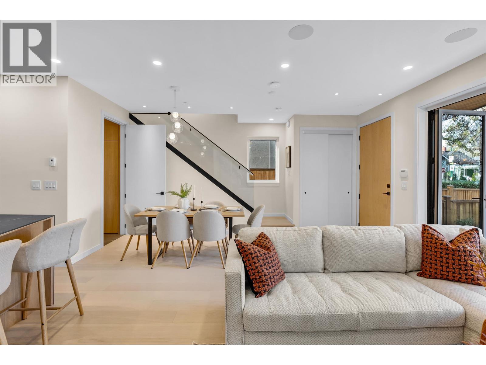 2 2764 W 14th Avenue, Vancouver, British Columbia  V6K 2X2 - Photo 7 - R3071039