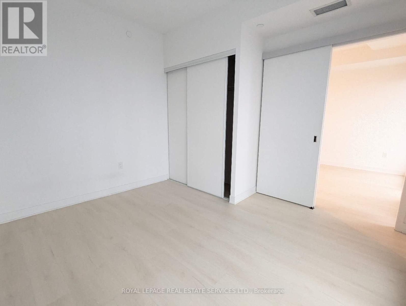 1908 - 3900 Confederation Parkway, Mississauga, Ontario  L5B 0M3 - Photo 13 - W12571530