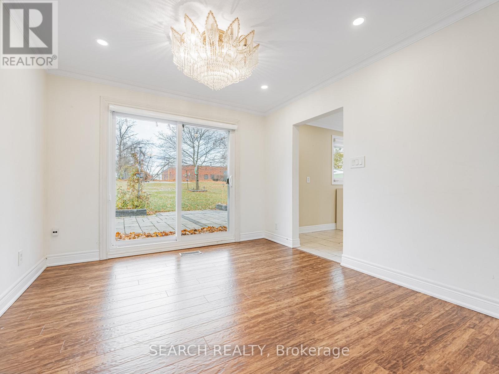 41 Hamilton Drive, Newmarket, Ontario  L3Y 3E7 - Photo 10 - N12588926