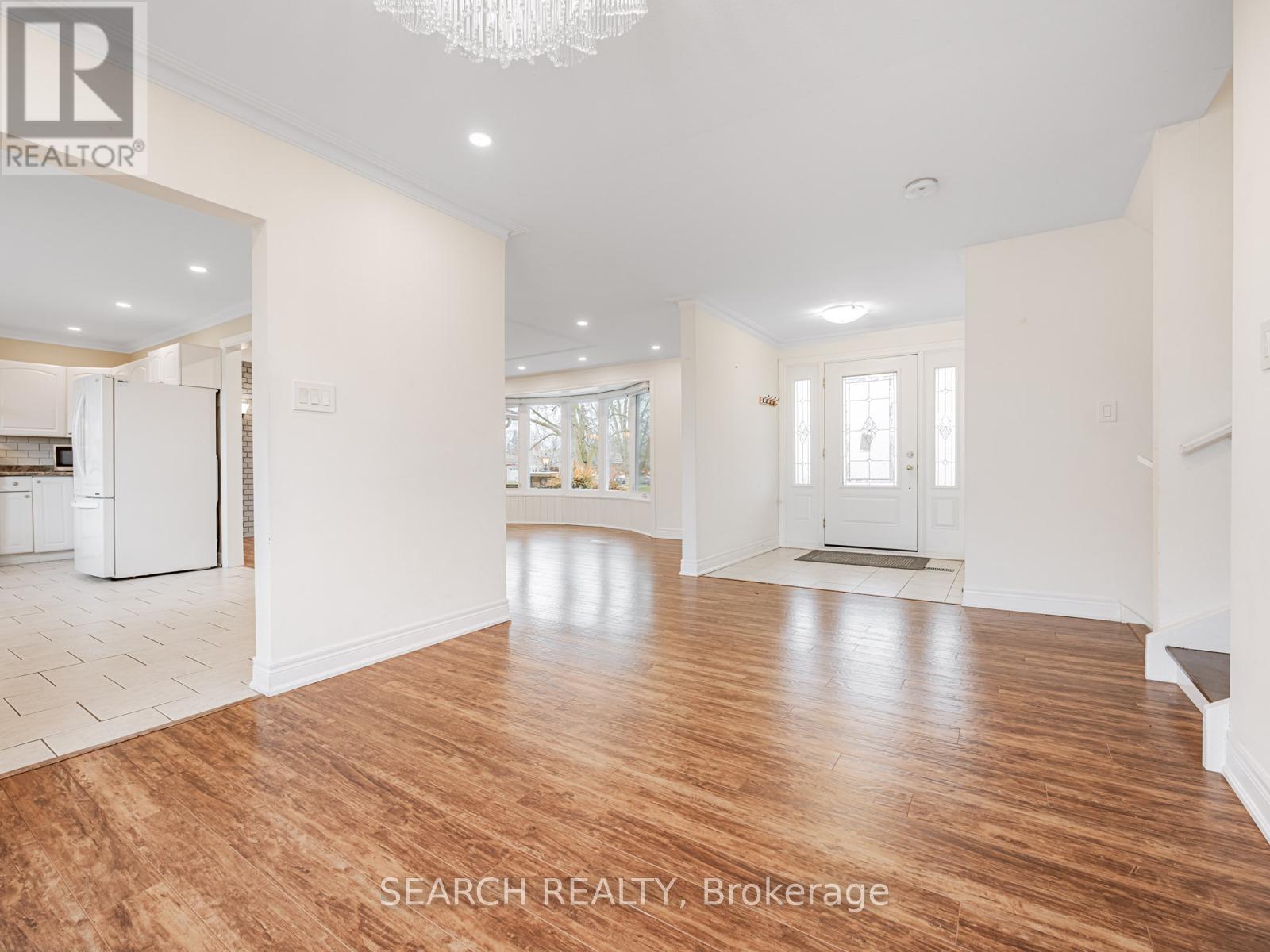 41 Hamilton Drive, Newmarket, Ontario  L3Y 3E7 - Photo 12 - N12588926