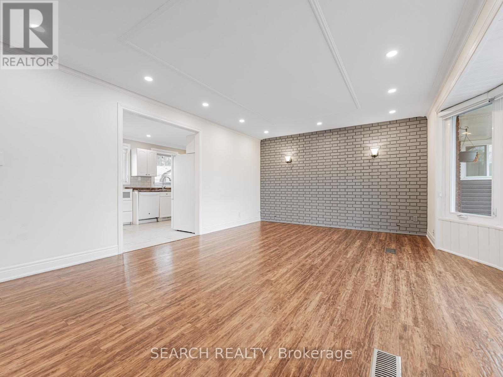 41 Hamilton Drive, Newmarket, Ontario  L3Y 3E7 - Photo 6 - N12588926