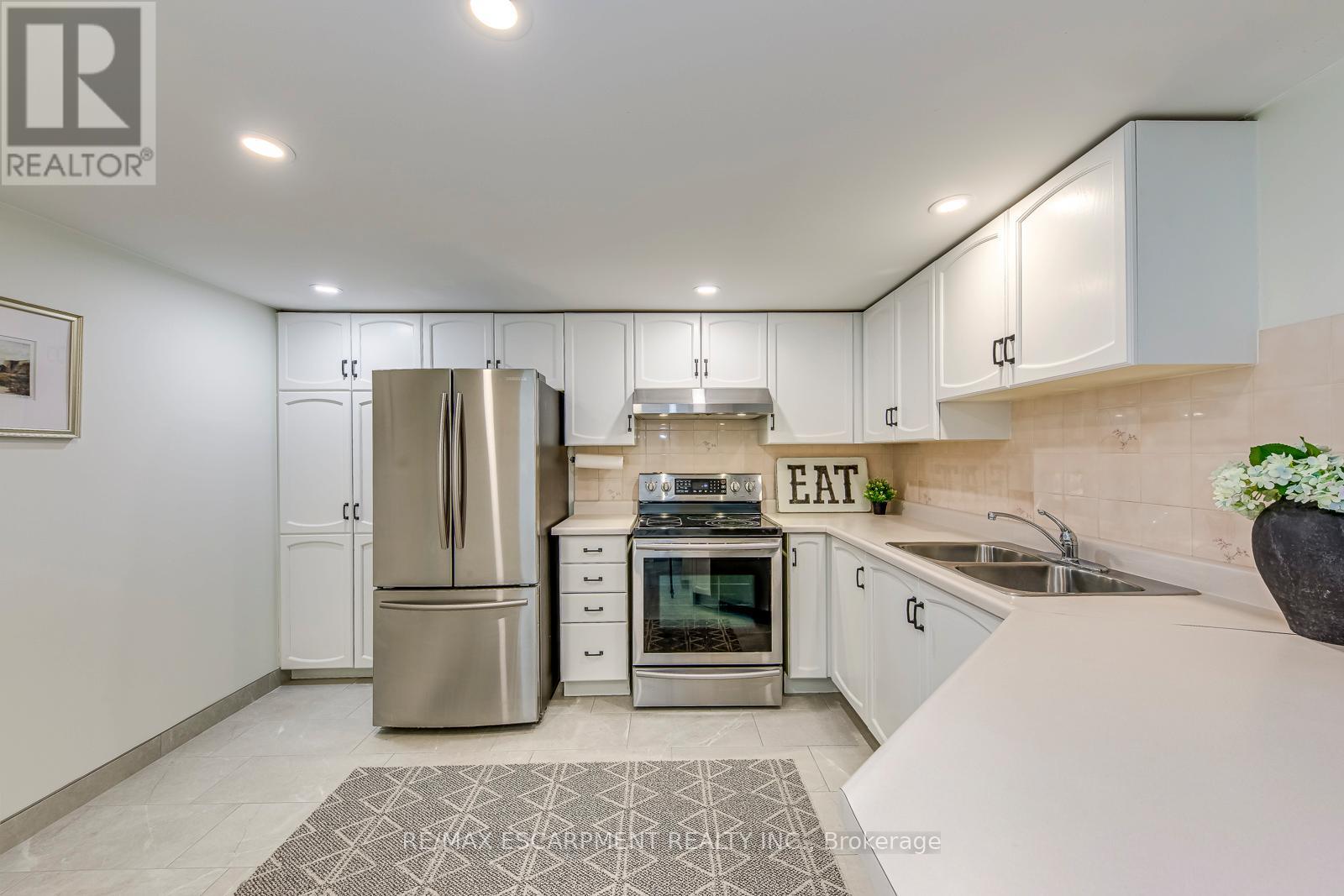 902 - 5080 Pinedale Avenue, Burlington, Ontario  L7L 5V7 - Photo 6 - W12588912