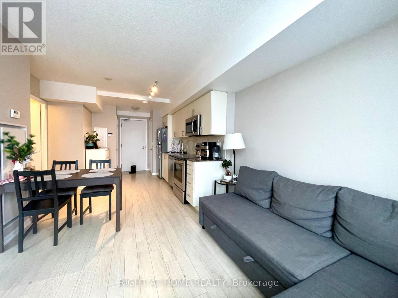 1502 - 3091 Dufferin Street, Toronto, Ontario M6A 0C4 - Photo 11 - W12588914