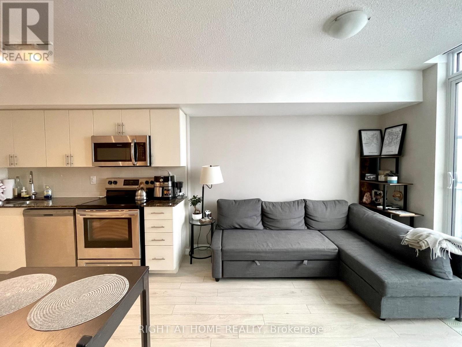 1502 - 3091 Dufferin Street, Toronto, Ontario M6A 0C4 - Photo 13 - W12588914