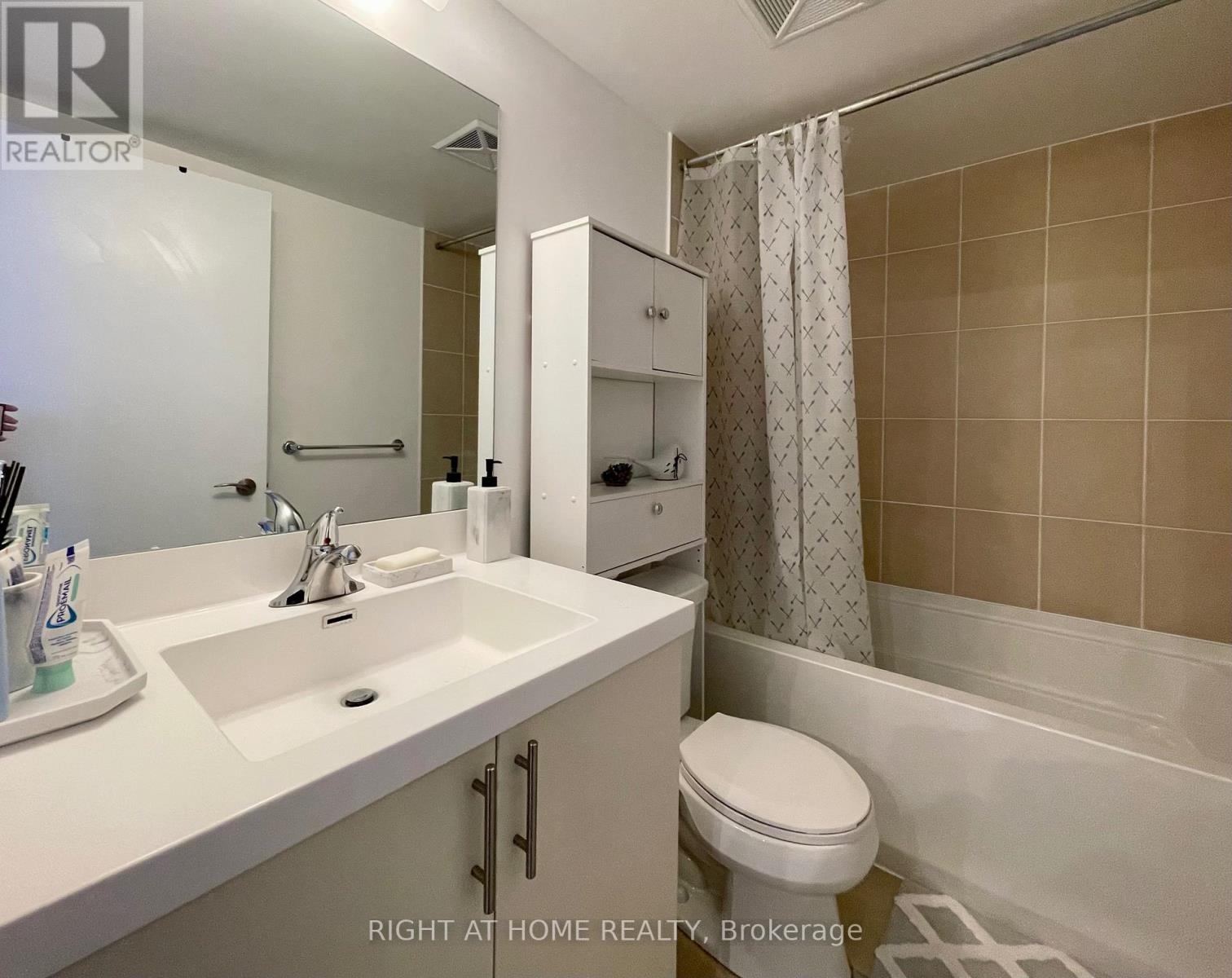 1502 - 3091 Dufferin Street, Toronto, Ontario M6A 0C4 - Photo 17 - W12588914