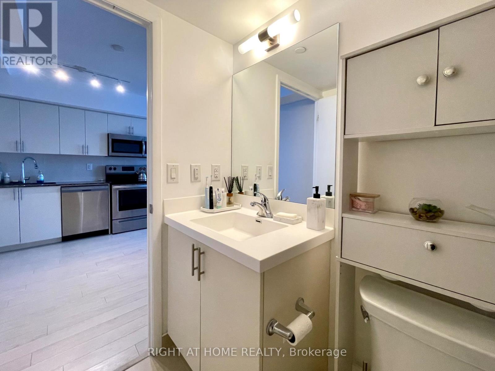 1502 - 3091 Dufferin Street, Toronto, Ontario M6A 0C4 - Photo 18 - W12588914