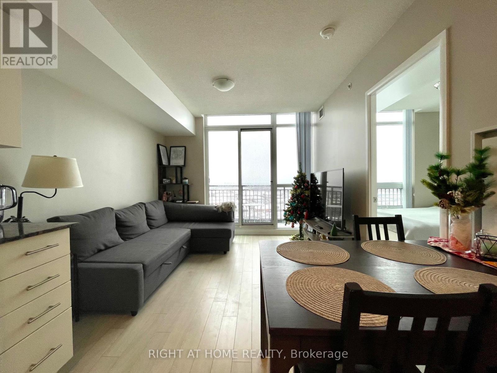 1502 - 3091 Dufferin Street, Toronto, Ontario M6A 0C4 - Photo 4 - W12588914