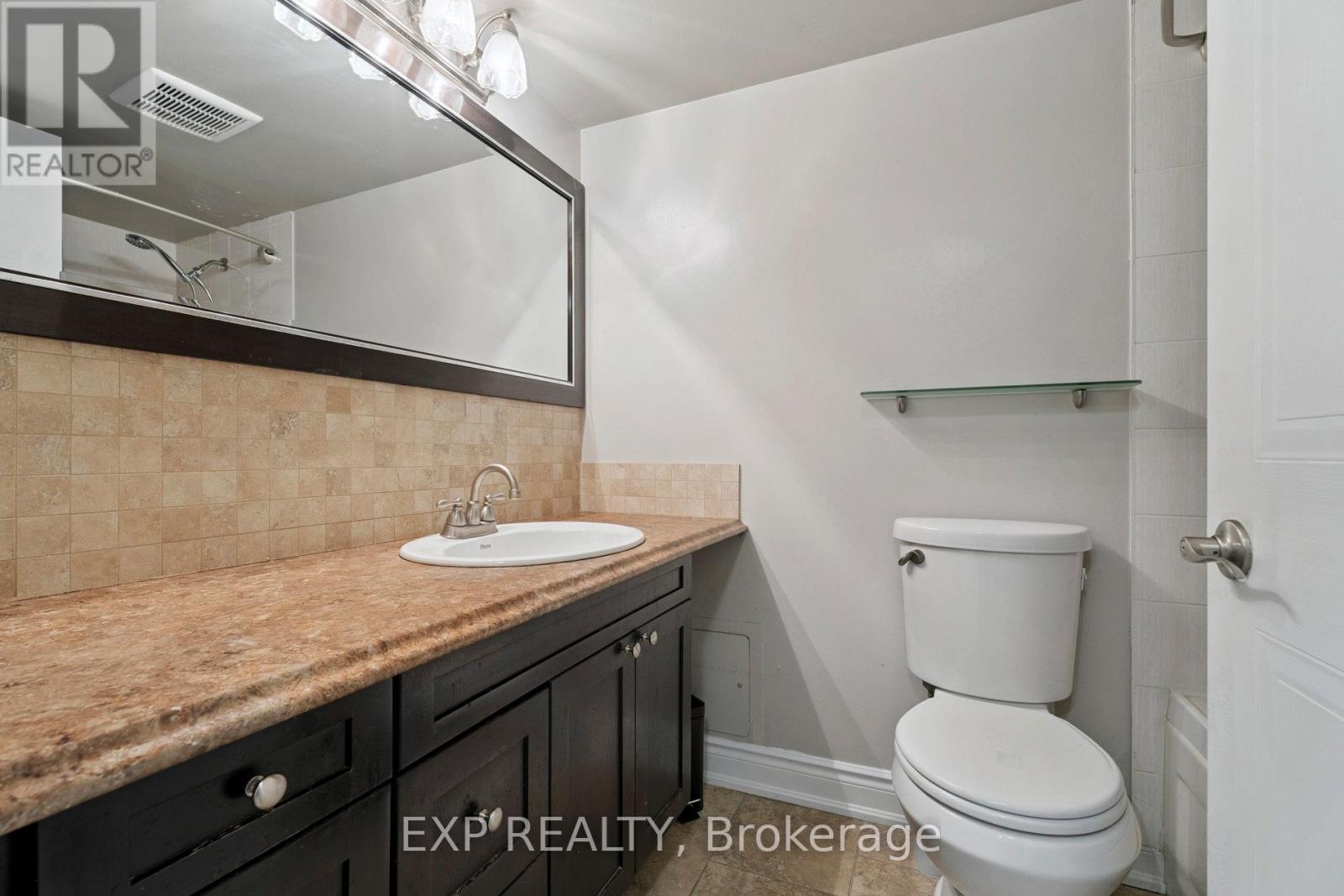 301 - 140 Dunlop Street E, Barrie, Ontario  L4M 6H9 - Photo 11 - S12561472