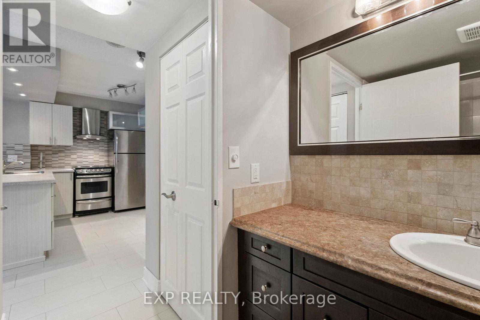 301 - 140 Dunlop Street E, Barrie, Ontario  L4M 6H9 - Photo 13 - S12561472