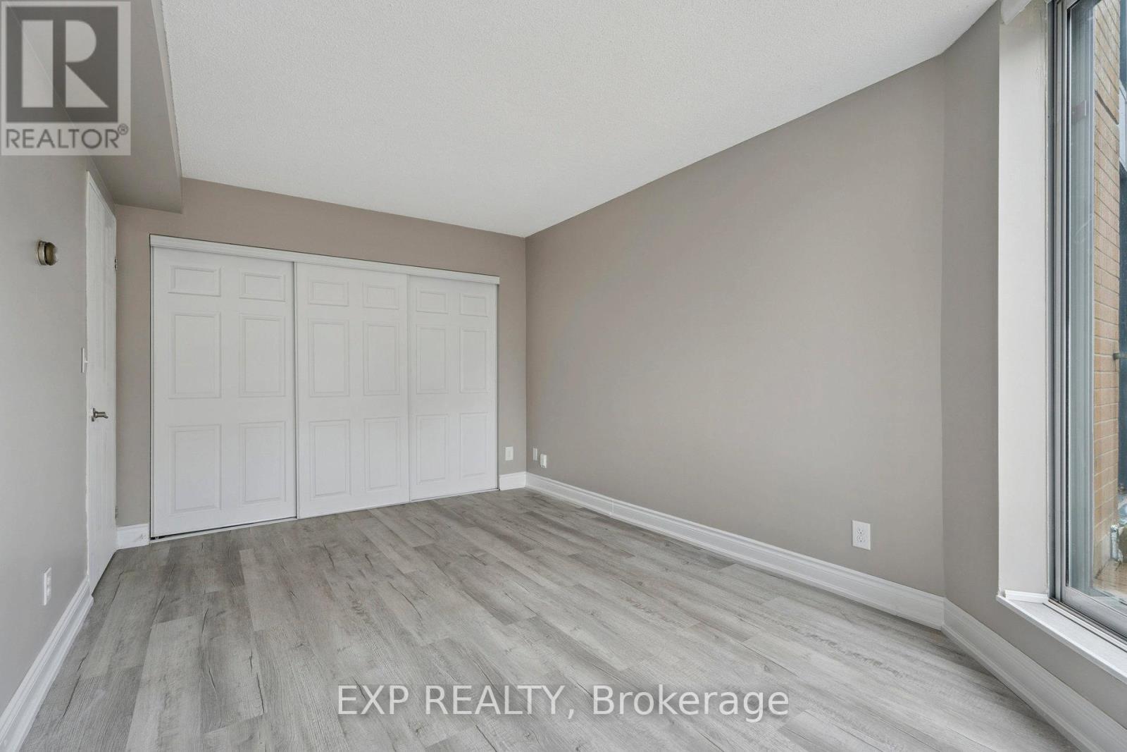 301 - 140 Dunlop Street E, Barrie, Ontario  L4M 6H9 - Photo 25 - S12561472