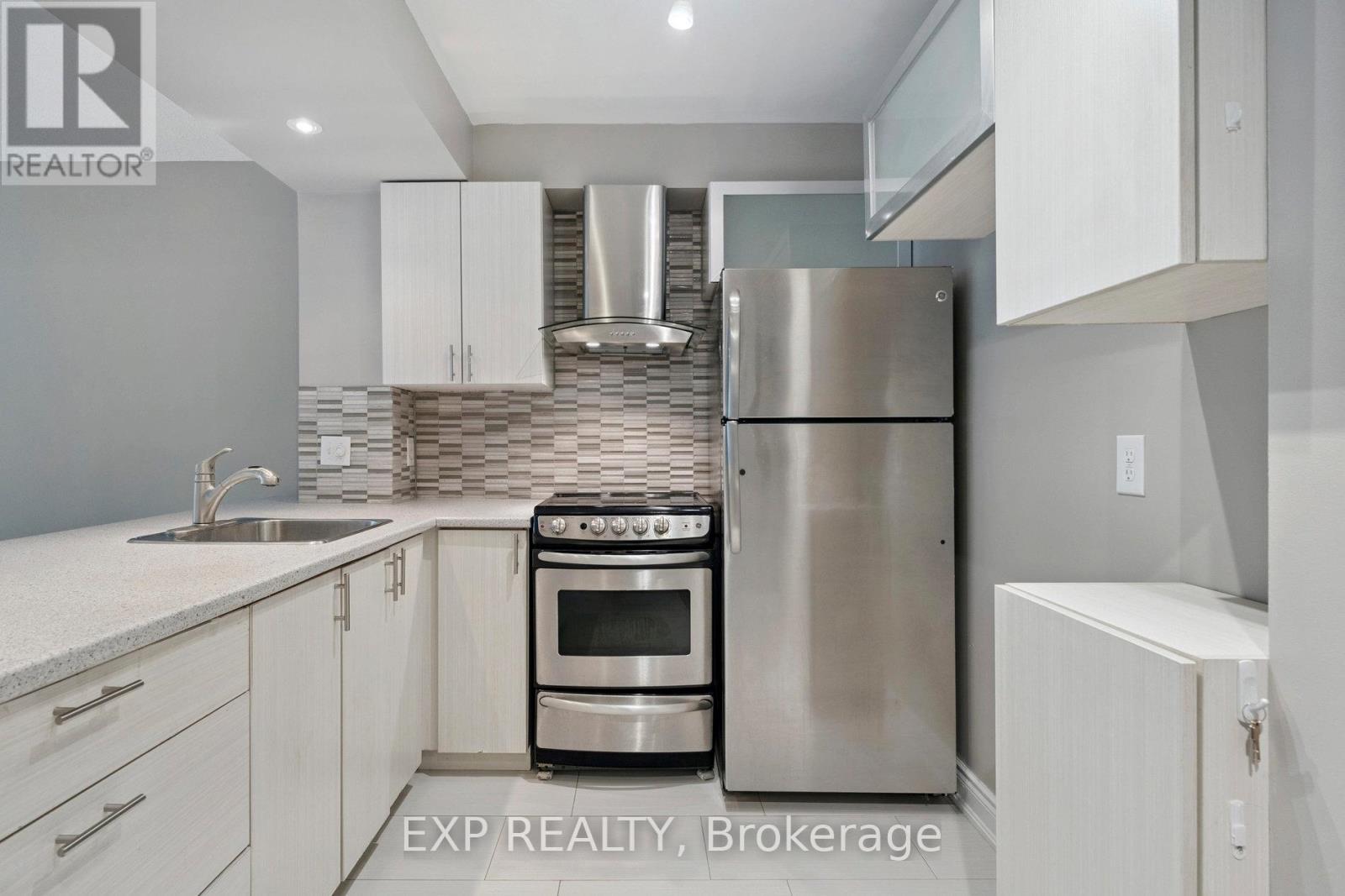 301 - 140 Dunlop Street E, Barrie, Ontario  L4M 6H9 - Photo 7 - S12561472