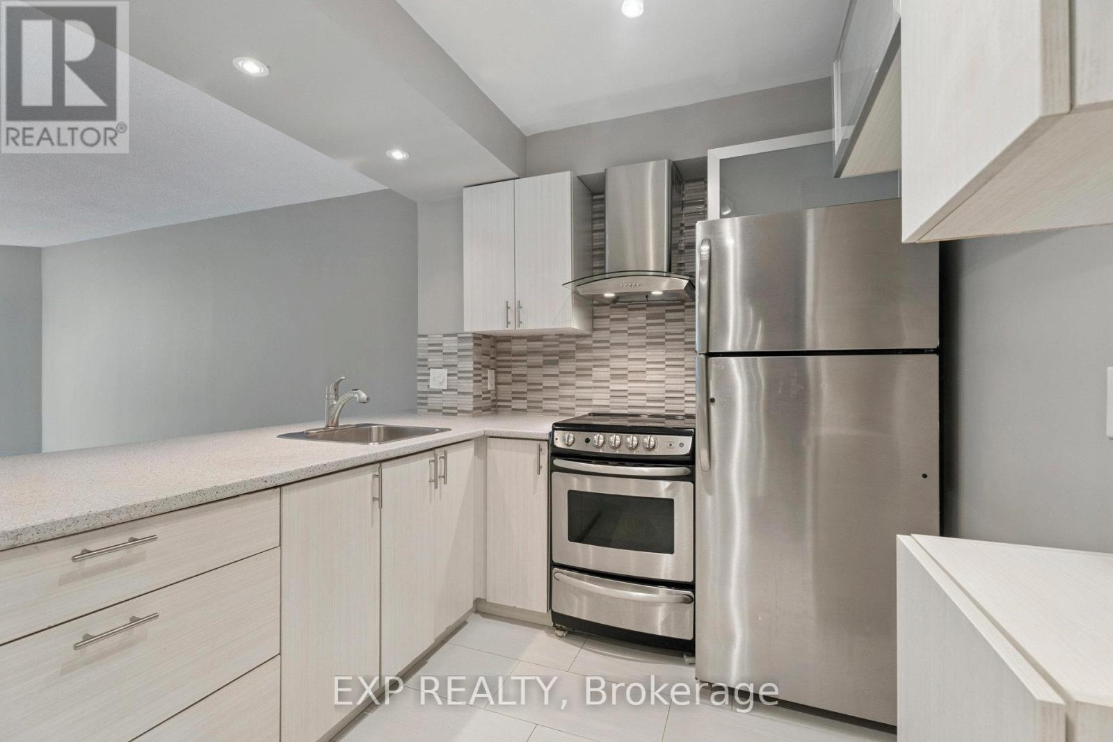 301 - 140 Dunlop Street E, Barrie, Ontario  L4M 6H9 - Photo 8 - S12561472