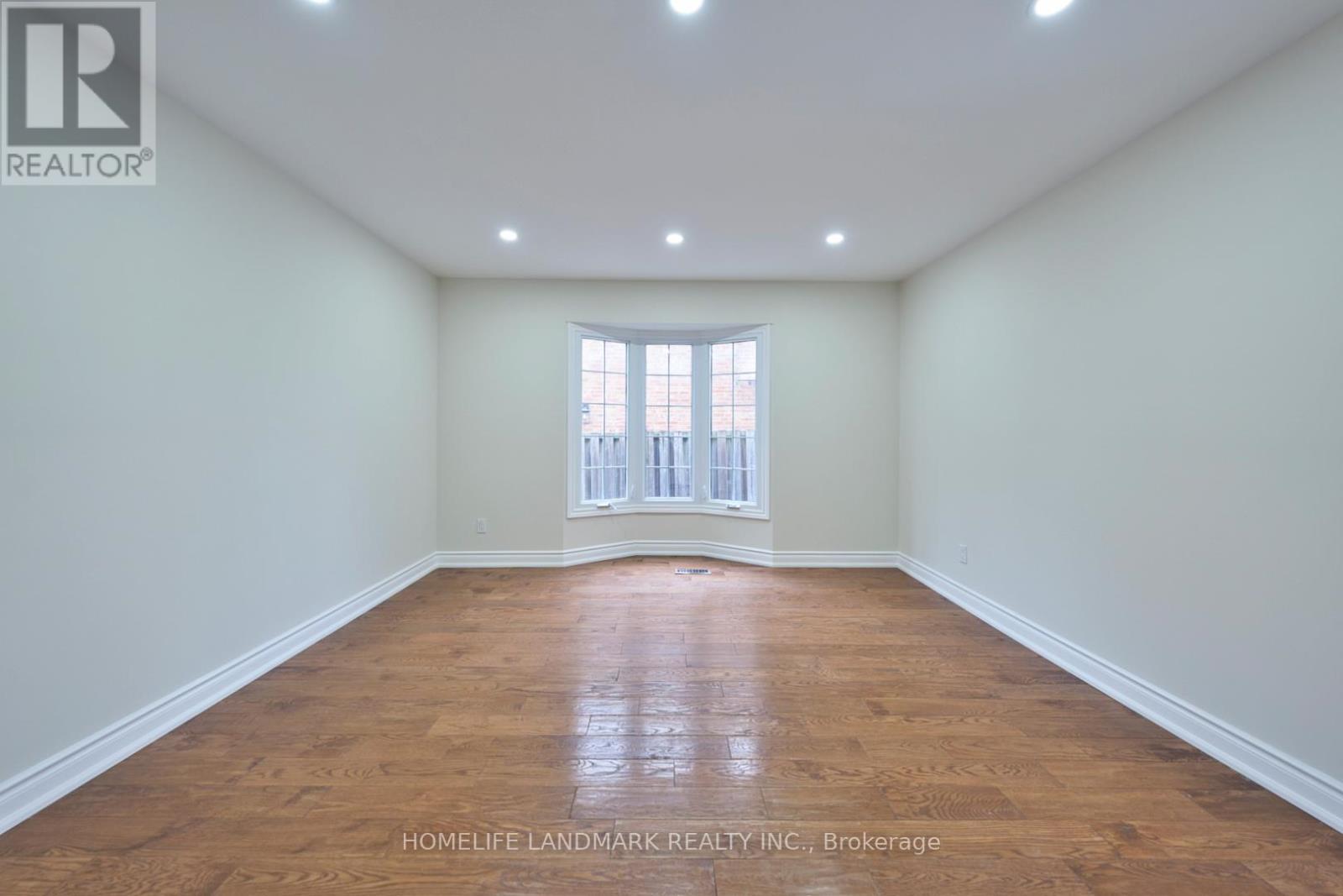 18 Glen Dhu Drive, Whitby, Ontario  L1R 1J5 - Photo 8 - E12588934