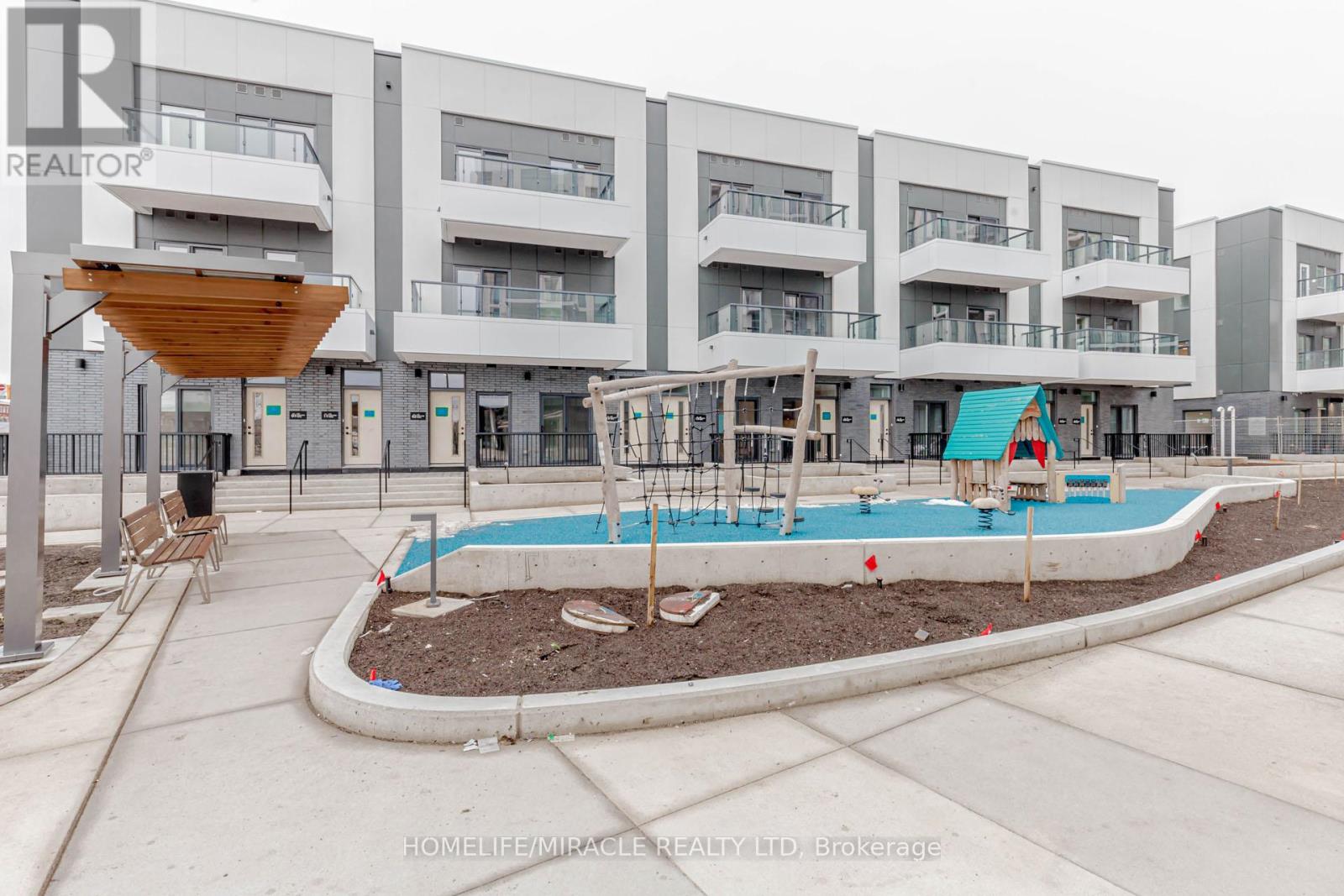 11 - 20 Lagerfeld Drive, Brampton, Ontario  L7A 5L5 - Photo 2 - W12588938