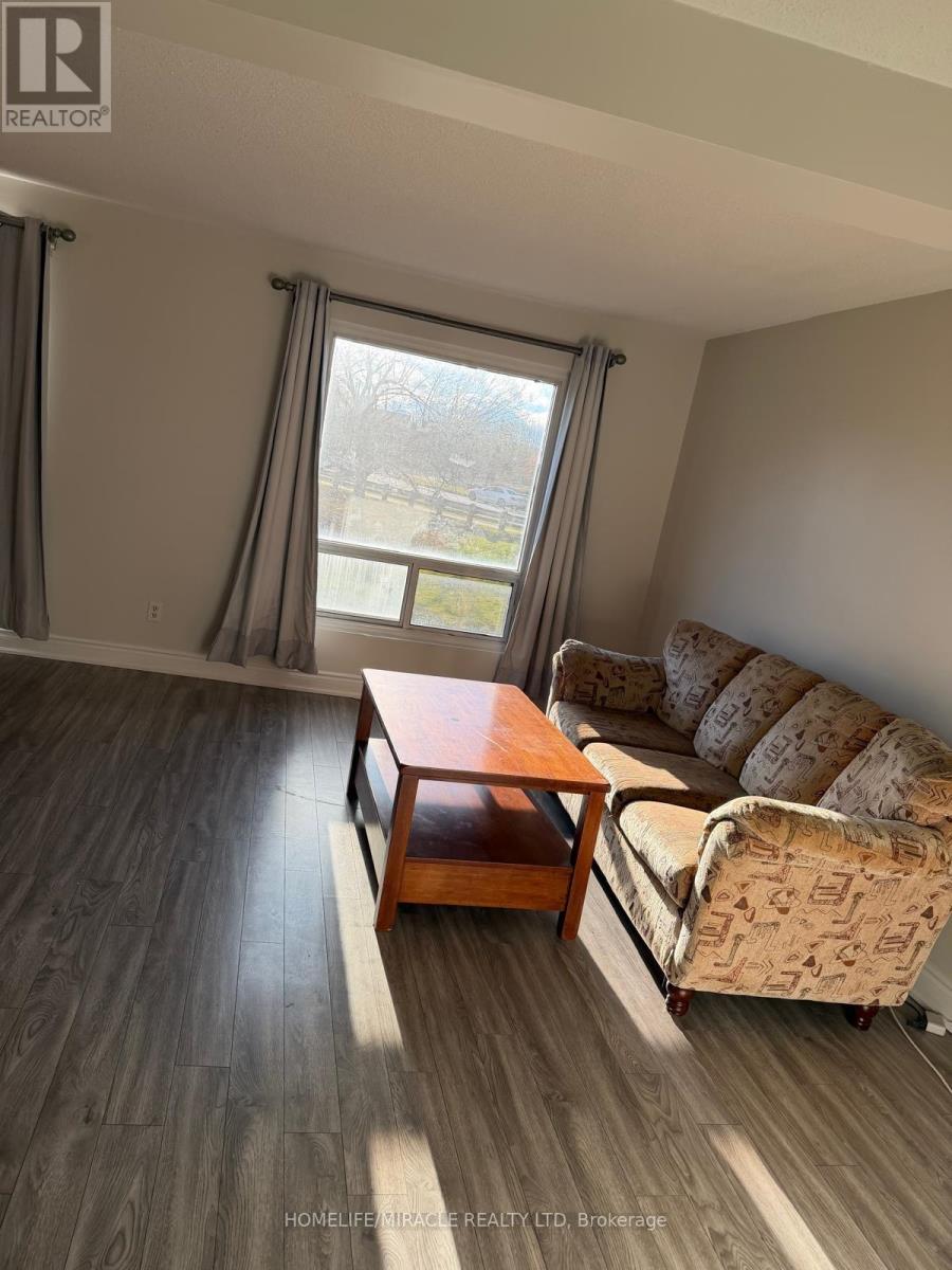 96 Carleton Place, Brampton, Ontario  L6T 3Z4 - Photo 4 - W12576896