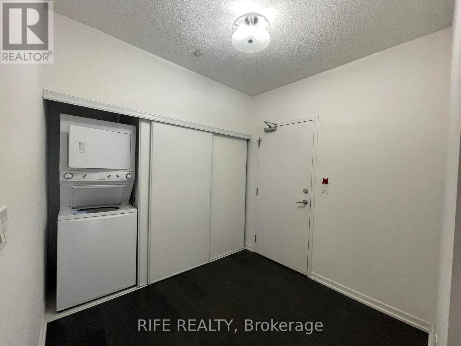 212 - 66 Forest Manor Road, Toronto, Ontario  M2J 0B7 - Photo 2 - C12588950