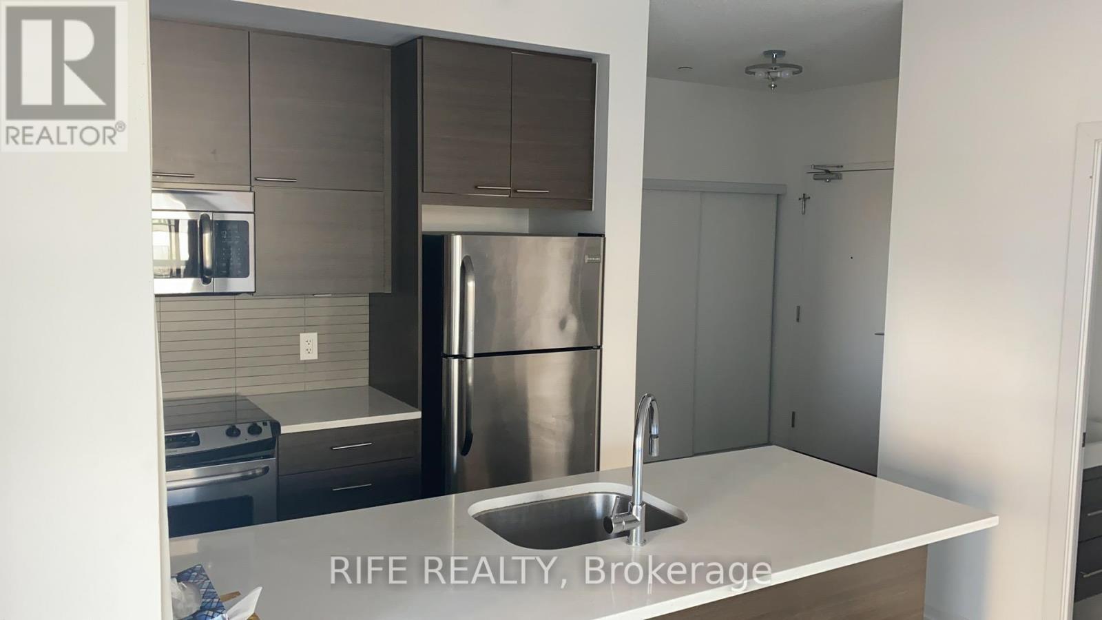 212 - 66 Forest Manor Road, Toronto, Ontario  M2J 0B7 - Photo 3 - C12588950