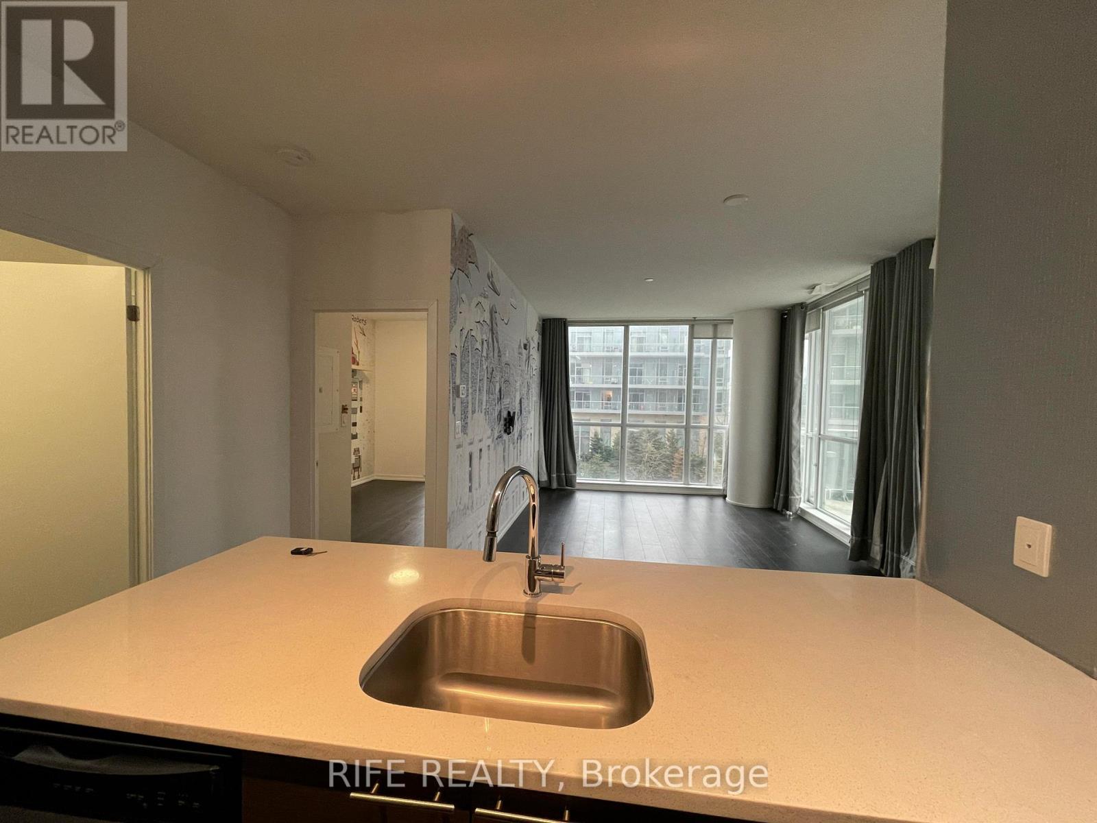 212 - 66 Forest Manor Road, Toronto, Ontario  M2J 0B7 - Photo 4 - C12588950