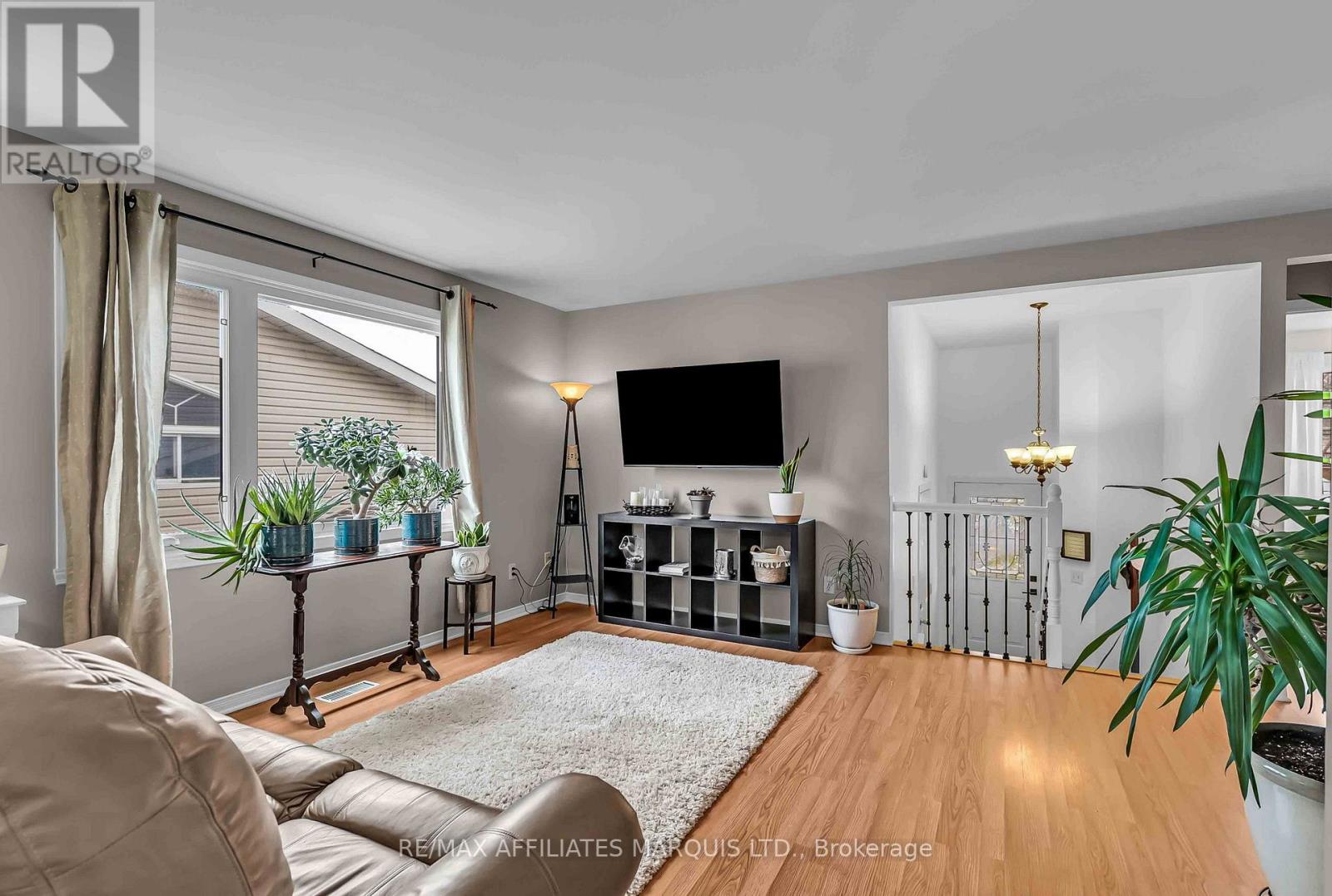 213 Northwoods Crescent, Cornwall, Ontario  K6H 7G1 - Photo 4 - X12588972