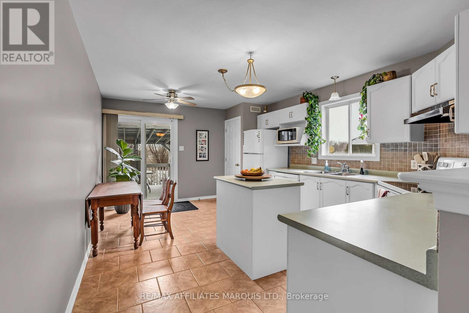 213 Northwoods Crescent, Cornwall, Ontario  K6H 7G1 - Photo 5 - X12588972