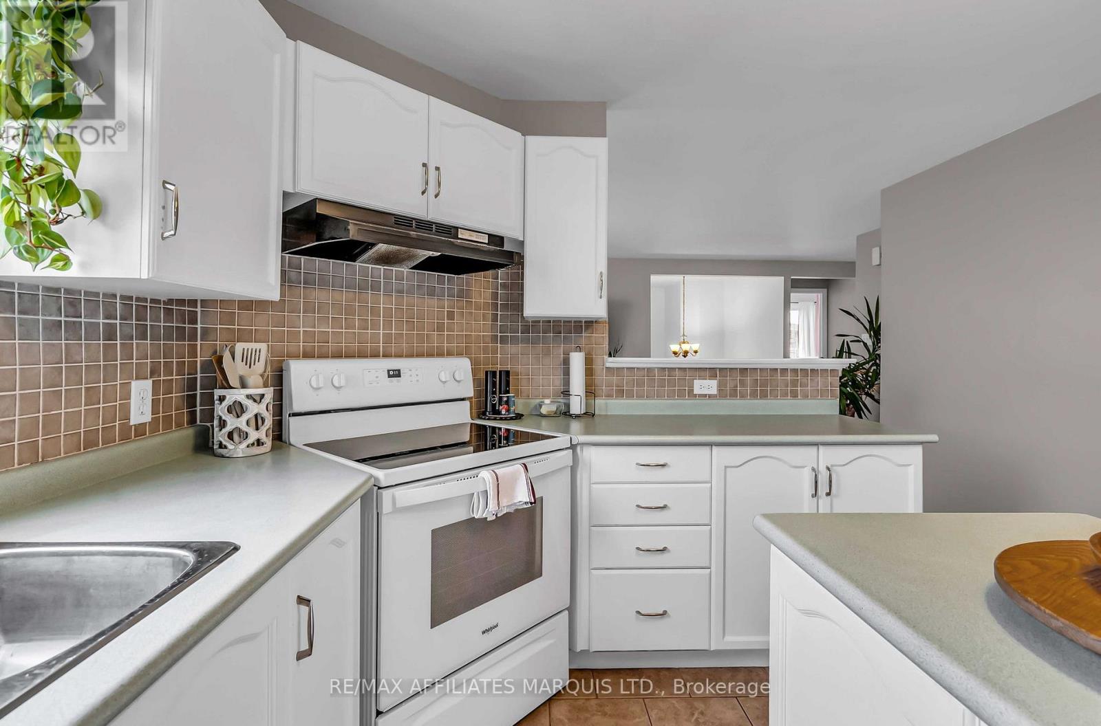 213 Northwoods Crescent, Cornwall, Ontario  K6H 7G1 - Photo 7 - X12588972