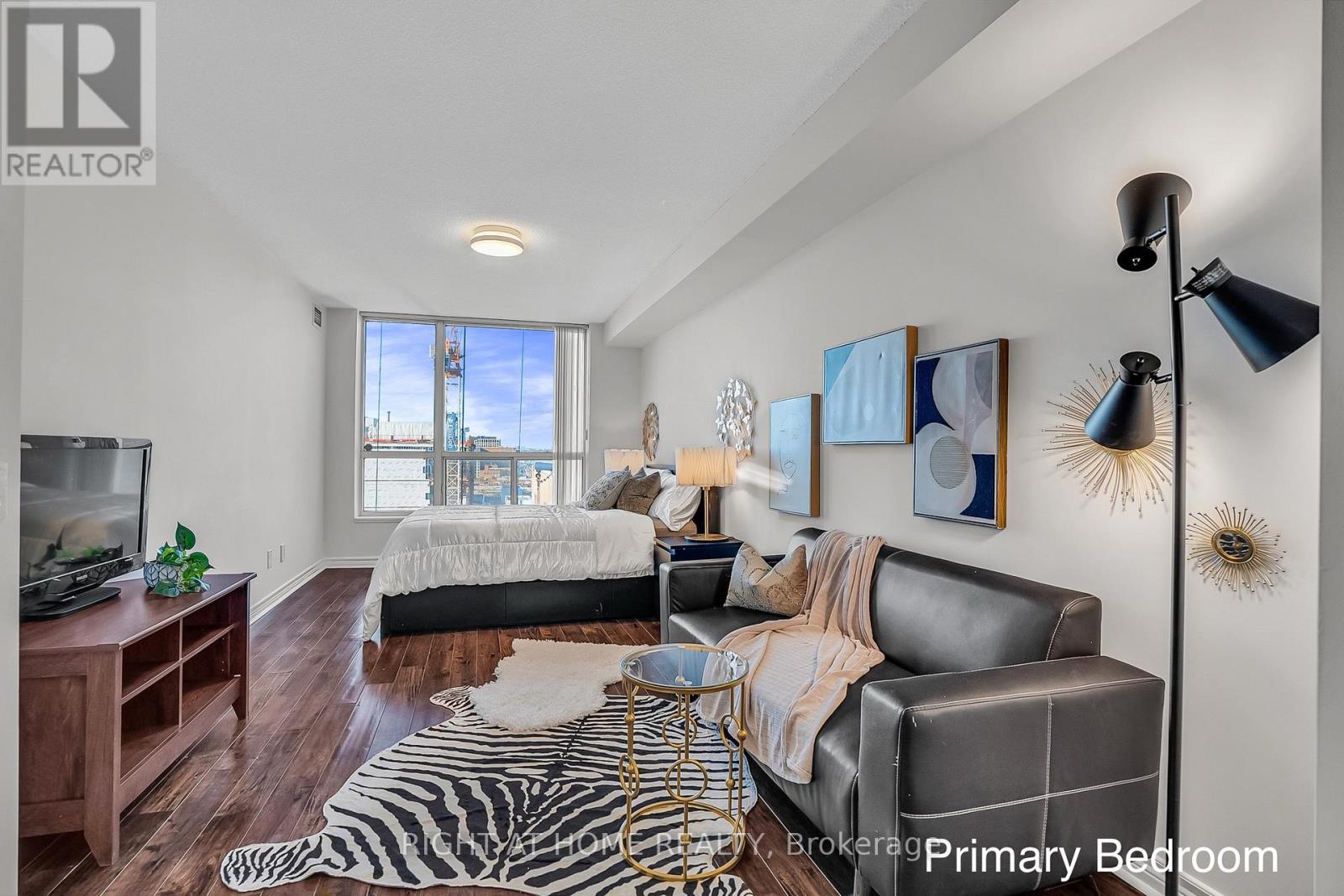 1601 - 152 ST. PATRICK STREET, Toronto, Ontario