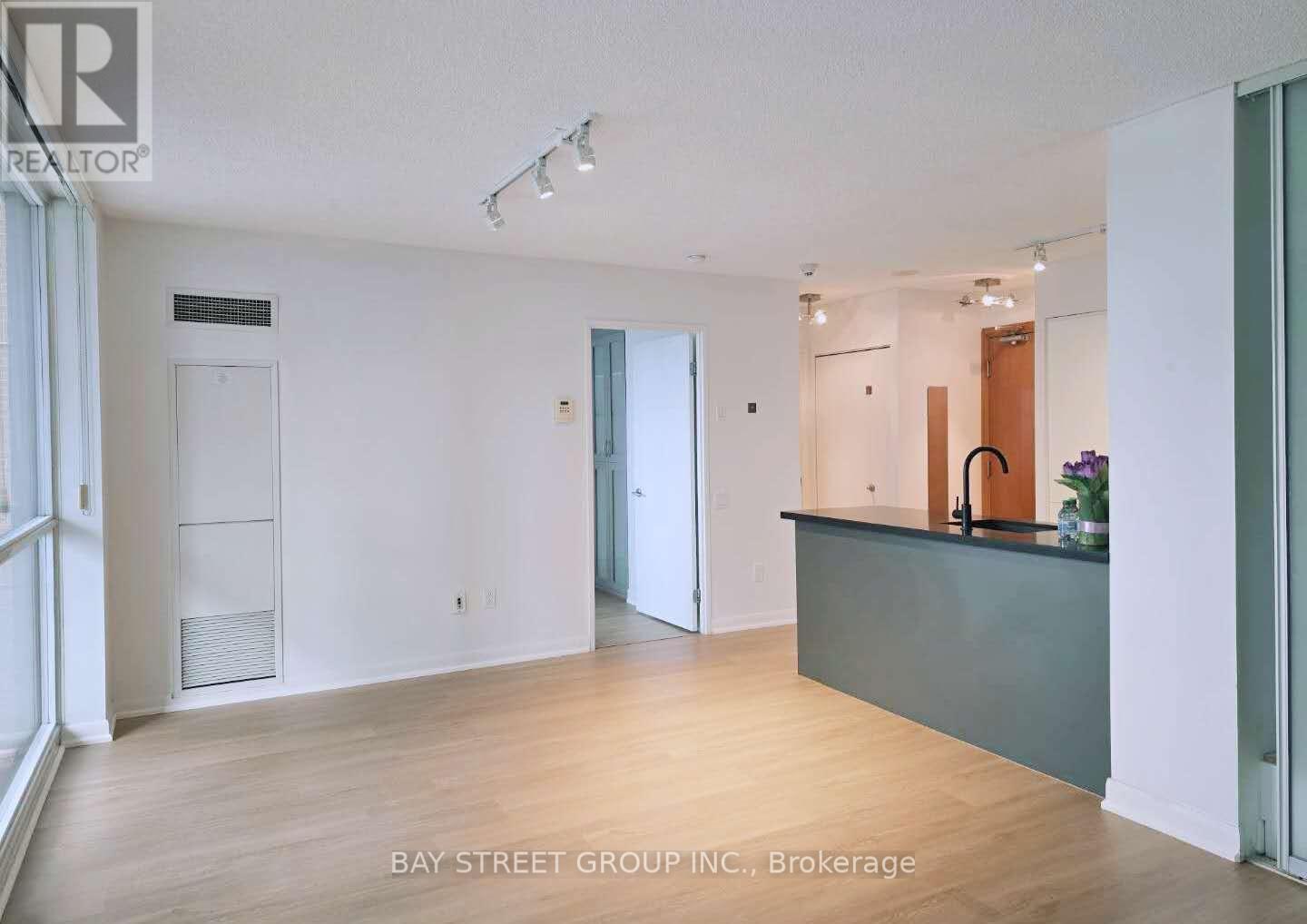 707 - 33 Sheppard Avenue E, Toronto, Ontario  M2N 7K1 - Photo 13 - C12570536