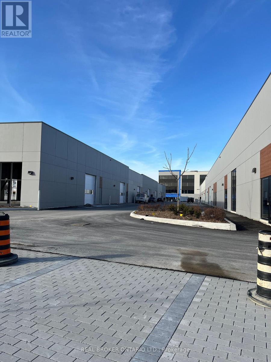 Unit 2 - 195 Cachet Woods Court, Markham (Cachet), Ontario  L6C 0Z8 - Photo 10 - N12507598