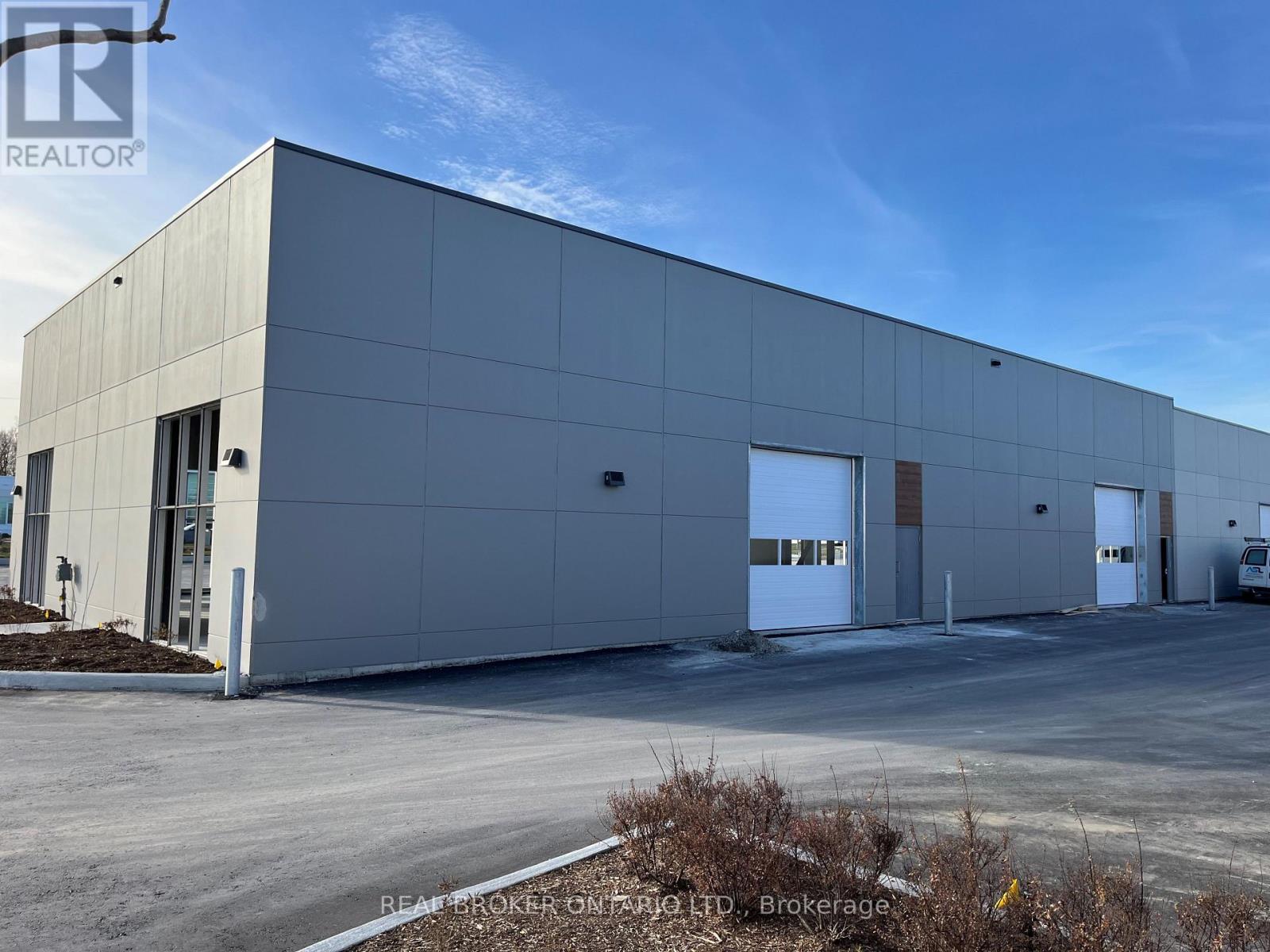 Unit 2 - 195 Cachet Woods Court, Markham (Cachet), Ontario  L6C 0Z8 - Photo 11 - N12507598